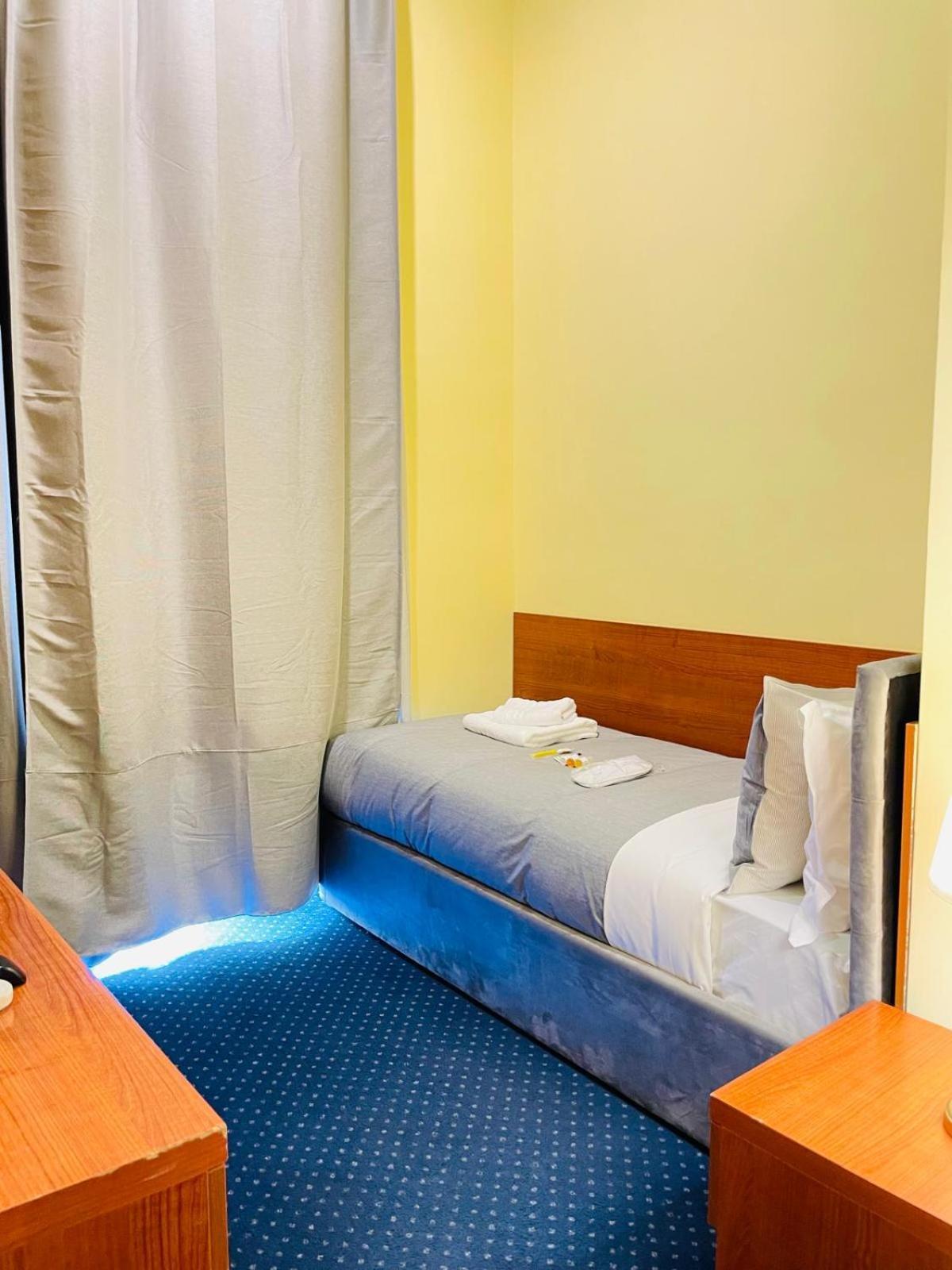 Hotel Rome Place Екстериор снимка