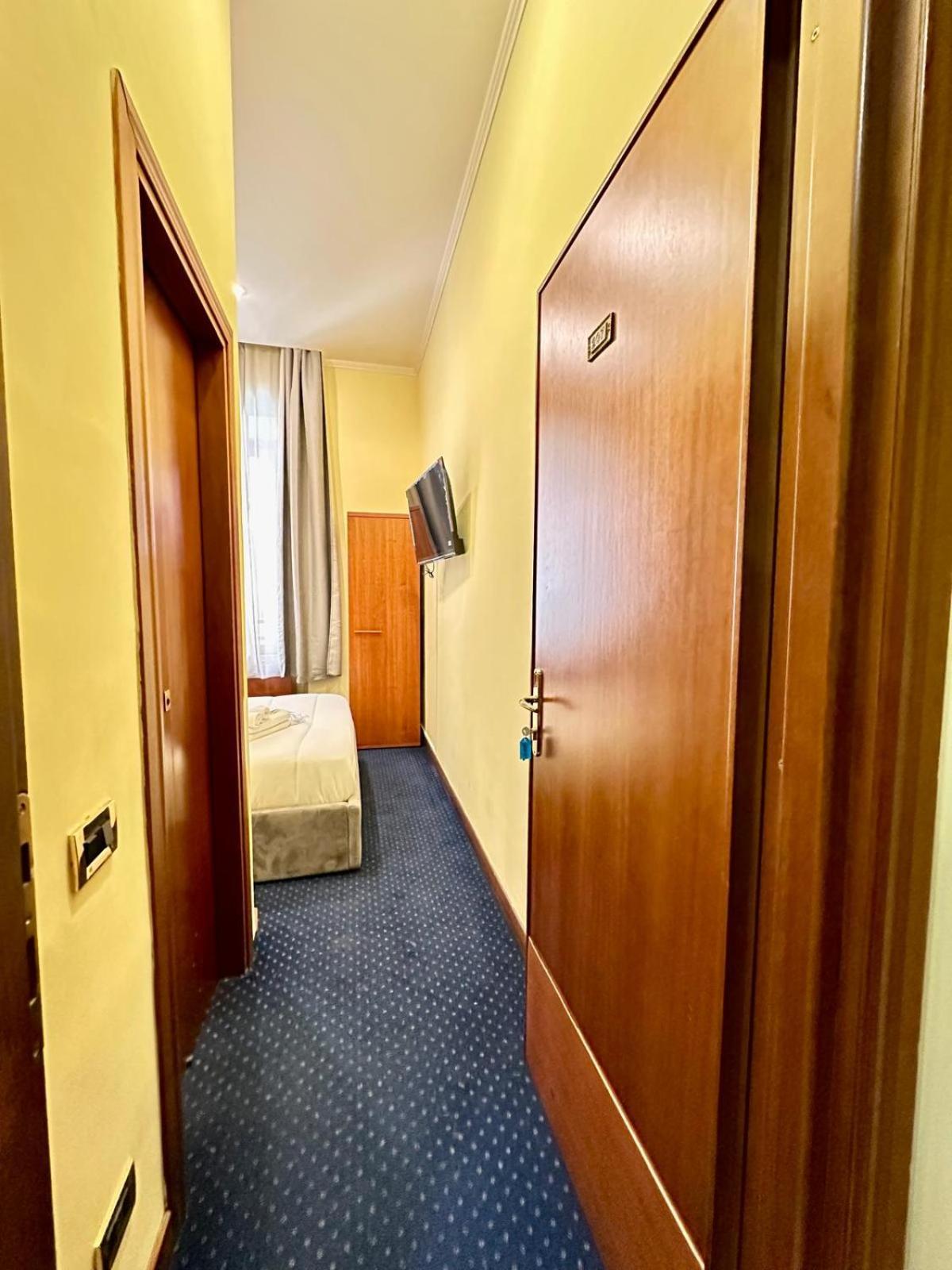 Hotel Rome Place Екстериор снимка